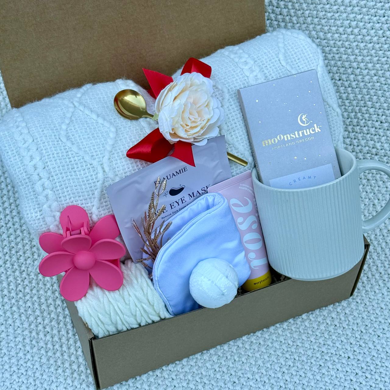 🌹 Rose Love Care Box – A Gentle Hug in Every Detail